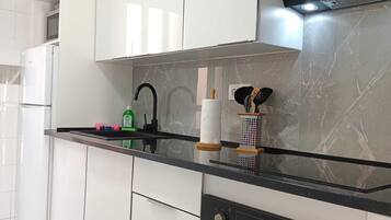 House, 2 Bedrooms, Accessible, Patio | Interior