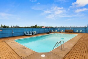 Seasonal outdoor pool - Stanley Bridge Country Resort (Stanley Bridge)
