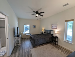 2 bedrooms, desk, free WiFi, bed sheets