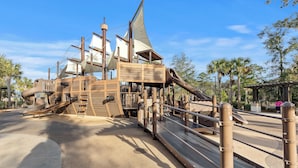 Children's area - Beach, Indoor and Outdoor Pools, Hot tub, Tennis walk Coligny Plaza! (Hilton Head Island)