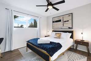 3 habitaciones, tabla de planchar con plancha, wifi y ropa de cama
