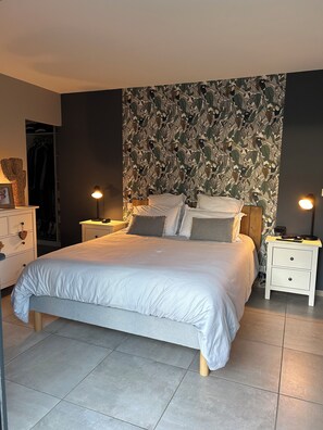 4 bedrooms, iron/ironing board, travel crib, free WiFi