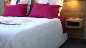2 bedrooms, iron/ironing board, travel crib, internet