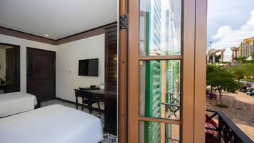 ์ํผ๋ฆฌ์ด ํธ์๋ฃธ, ์ฑ๊ธ์นจ๋ 2๊ฐ, ์๋ด ์ ๋ง | ๋ฌด๋ฃ ๋ฏธ๋๋ฐ ํ๋ชฉ, ์ฑ
์, ๋ฌด๋ฃ WiFi, ์นจ๋ ์ํธ