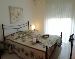 1 bedroom, iron/ironing board, bed sheets - Da Luigi Locazioni brevi-Orchidea Style Room (Monopoli)