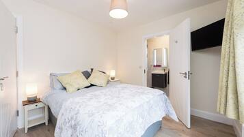 House | 2 bedrooms, iron/ironing board, free WiFi, bed sheets