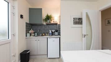 House | Private kitchen | Fridge, microwave, electric kettle, toaster