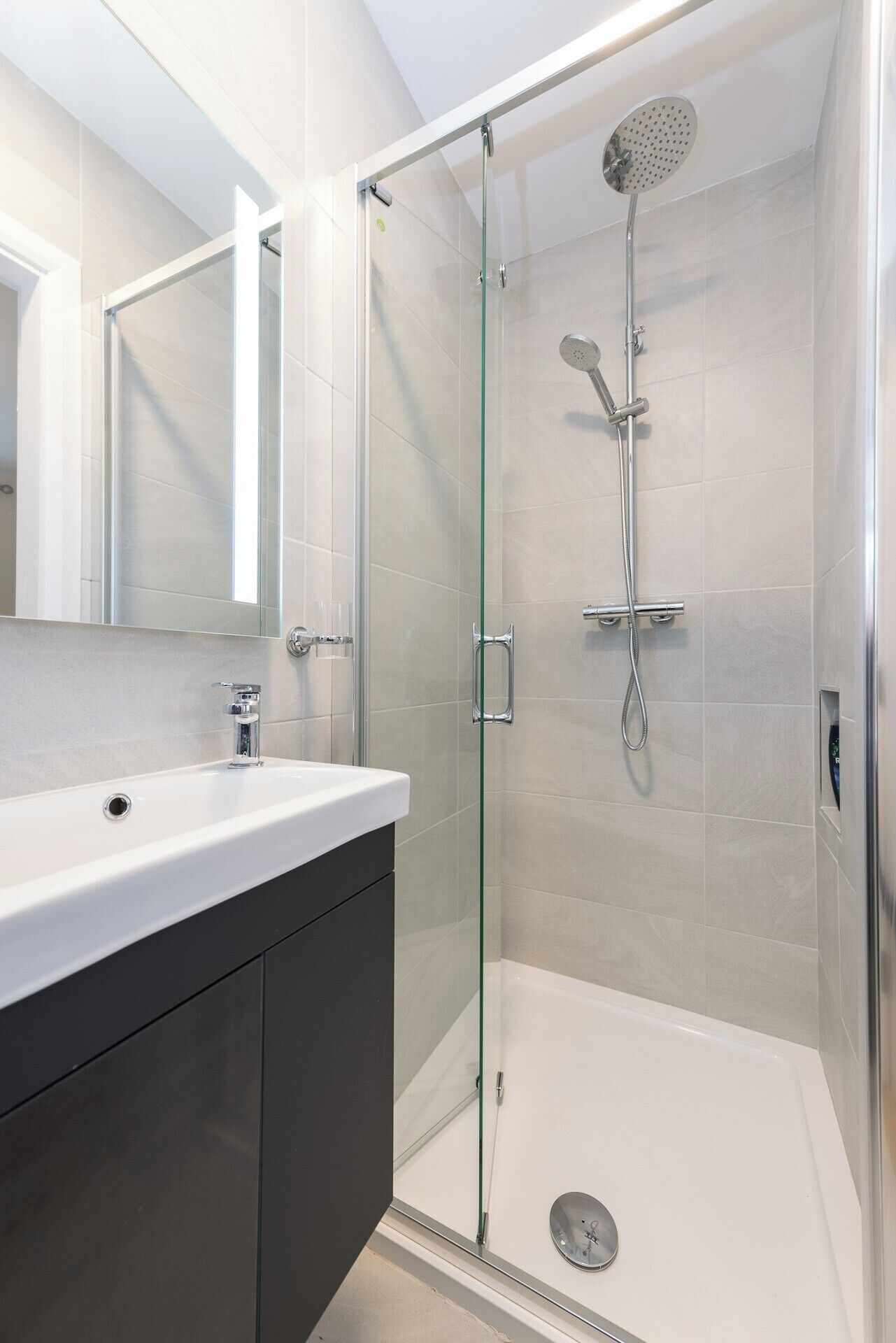 Ferienhaus | Badezimmer | Dusche, Haartrockner, Handtücher