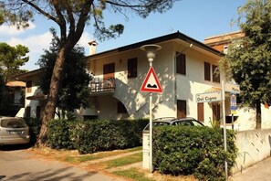 Esterni
