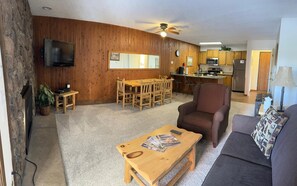 TV, fireplace - Unit 511 - Updated Condo (Winter Park)