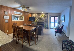 Interior - Unit 512 - Updated Condo (Winter Park)
