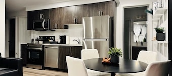 Luxury Stay Near Niagara Falls