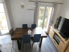 Dining - Spacious apartment 5 minutes from DISNEYLAND DE PARIS (Bailly-Romainvilliers)