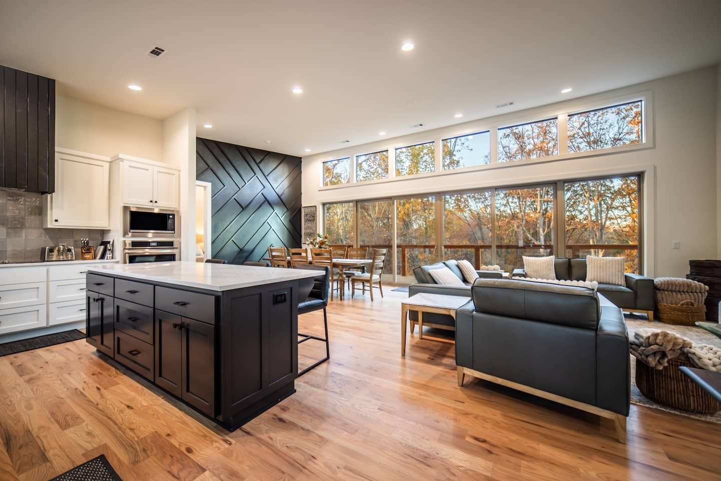 Smart TV, DVD player, offices