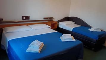 In-room safe, desk, free WiFi