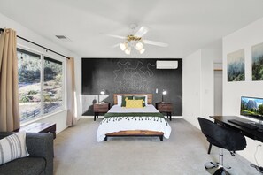 3 bedrooms, desk, iron/ironing board, travel crib