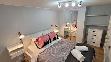 1 chambre, fer et planche à repasser, Wi-Fi, literie fournie