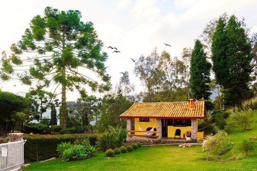 Cozy cabin in São Bento do Sapucaí, beautiful view of Pedra do Baú