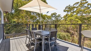 Outdoor dining - Roxy on Church - well equipped stylish house with views! (Hepburn Springs)