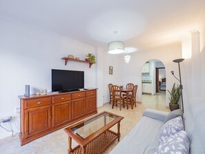 TV - Cubo's Beach Side Trinidad Apartment / close to the beach / free wifi (Fuengirola)