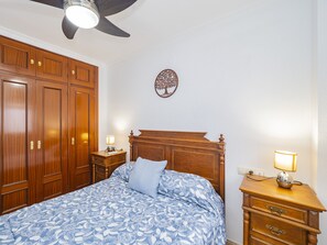 Bügeleisen/Bügelbrett, kostenloses WLAN, Bettwäsche