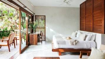 Deluxe-Suite, Balkon, Strandblick | Kostenloses WLAN, Bettwäsche