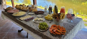 Free daily buffet breakfast  - Pousada Marina Paraty (Paraty)