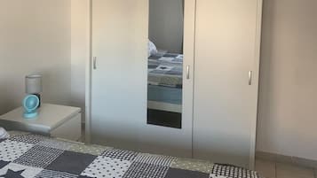 2 bedrooms, bed sheets