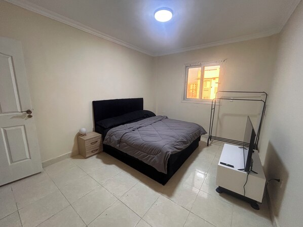 1 slaapkamer, een strijkplank/strijkijzer, wifi