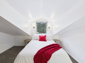 2 Schlafzimmer, Schreibtisch, Bügeleisen/Bügelbrett, WLAN