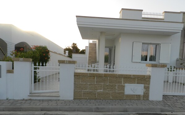 المنشأة من الخارج