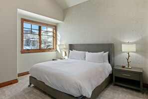 5 chambres, fer et planche à repasser, Wi-Fi, draps fournis