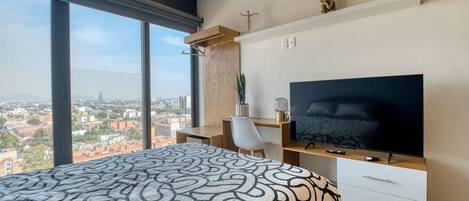 Skrivebord, strygejern/strygebræt, Wi-Fi, sengetøj