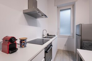 Un four, surface de cuisson
