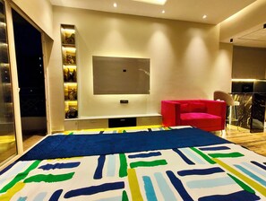 Lyxsvit - balkong - hörn | 1 sovrum, sängtillbehör av högsta kvalitet och memory foam-madrasser