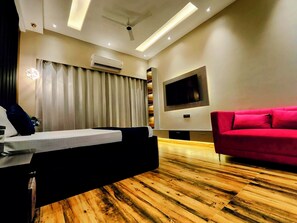 Luxury Suite, Balcony, Corner | 1 bedroom, premium bedding, memory foam beds, desk - The Spotlight (Greater Noida)