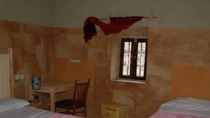 A room with two beds, a desk, a chair, and a window. - Hôtel-Kasbah Aberdouz (Ait Yahya)
