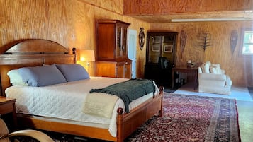 2 bedrooms, desk, free WiFi, bed sheets