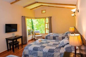 Family Quadruple Room, Garden View | Desk, free WiFi