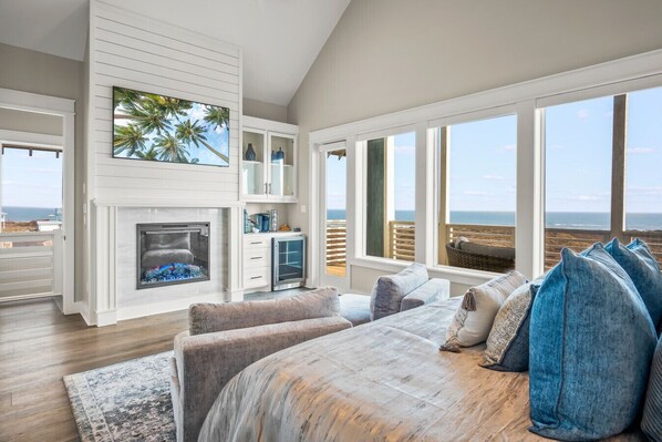 4 室のベッドルーム、アイロン / アイロン台、WiFi (無料)、ベッドシーツ