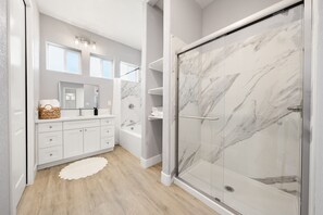 Handtücher, Seife, Toilettenpapier