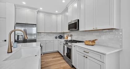 NEW BUILD 4 bed 3 bath. View of Notre Dame.