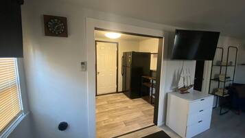 1 bedroom, desk, iron/ironing board, WiFi