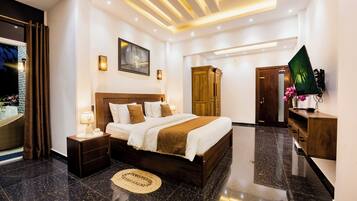 1 kamar tidur, meja kerja, setrika/meja setrika, dan Wi-Fi gratis