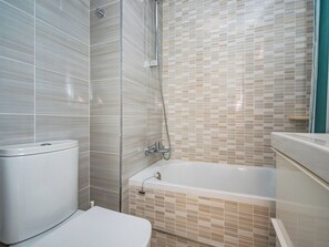 Apartment, 1 Bedroom, Accessible, Patio | Bathroom