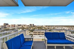 Property grounds - Great views and tons of amenities! (Galveston)
