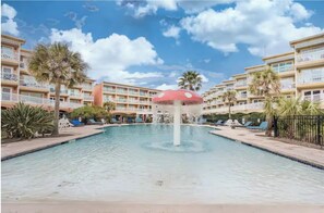 A heated pool - Ocean & Pool Views on seawall - Shoreline Stays 10 (Galveston)