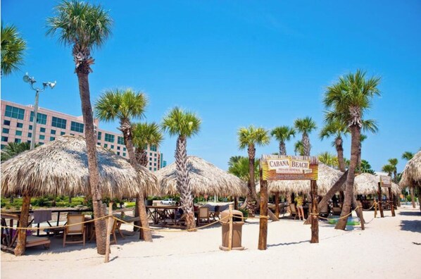 Beach towels - Ocean & Pool Views on seawall - Shoreline Stays 10 (Galveston)