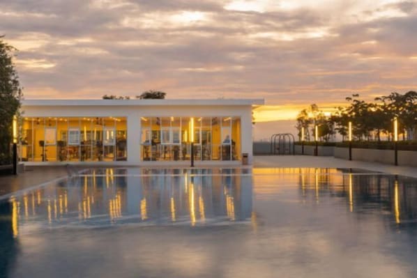 Outdoor pool - Alanis by Moka at Sepang (Sepang)