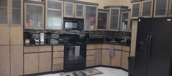 Huge 2600sf 4 bedroom 4.5 bath Condo close to SpaceX and South Padre Island